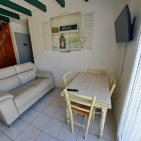 Mas Provencal T4 Climatise Avec Parking Et Jardinet Tatil Evi